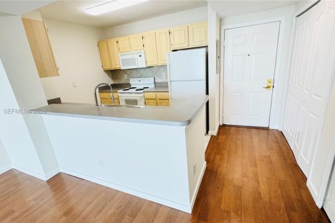 Copropriété à louer à Miami, Floride: 1 chambre, 70.23 m2 № 2060782 - photo 2