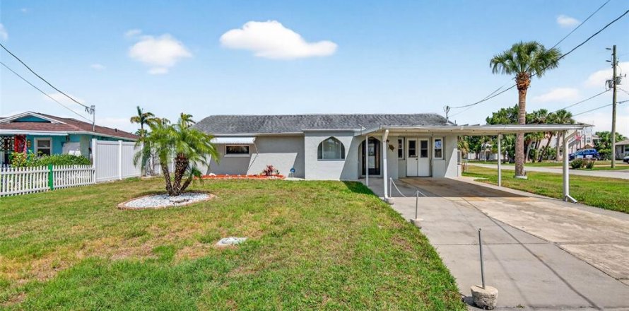 Casa en Hudson, Florida 2 dormitorios, 123.75 m2 № 2098735
