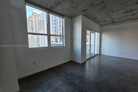 Condo in Miami, Florida, 1 bedroom  № 1950823 - photo 4