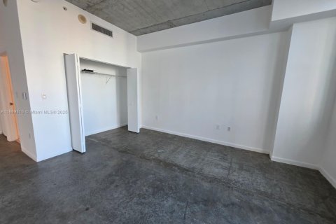 Condo in Miami, Florida, 1 bedroom  № 1950823 - photo 5