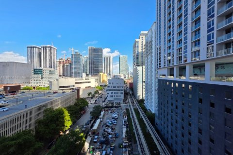 Condo in Miami, Florida, 1 bedroom  № 1950823 - photo 10