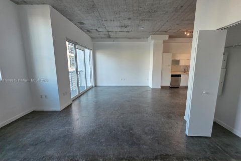 Condo in Miami, Florida, 1 bedroom  № 1950823 - photo 14