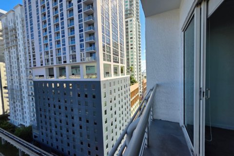 Condo in Miami, Florida, 1 bedroom  № 1950823 - photo 7