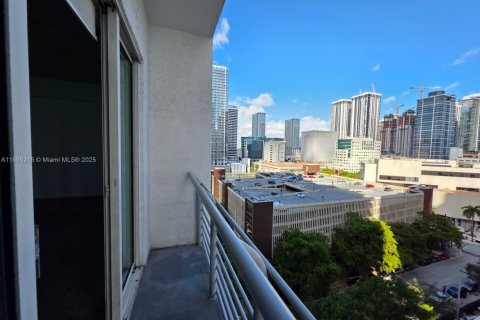 Condo in Miami, Florida, 1 bedroom  № 1950823 - photo 6
