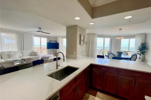 Condo in Hutchinson Island South, Florida, 3 bedrooms  № 1716476 - photo 24