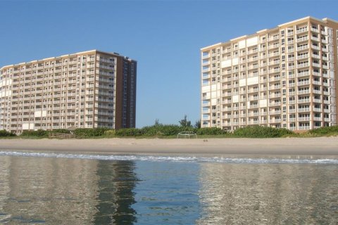 Condo in Hutchinson Island South, Florida, 3 bedrooms  № 1716476 - photo 2