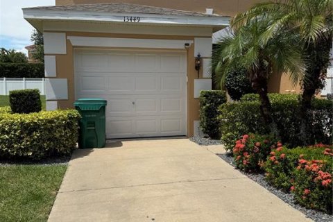 Townhouse in Winter Garden, Florida 3 bedrooms, 125.14 sq.m. № 1855765 - photo 2