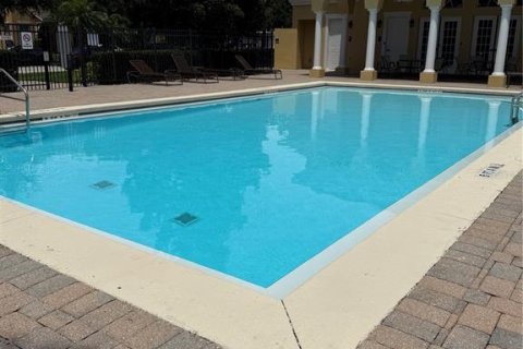 Townhouse in Winter Garden, Florida 3 bedrooms, 125.14 sq.m. № 1855765 - photo 13