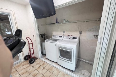 Снять в аренду кондоминиум в Коконат Крик, Флорида 3 спальни, 101.54м2, № 2087215 - фото 6