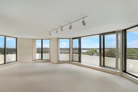 Condo in Jupiter, Florida, 3 bedrooms  № 2182987 - photo 12