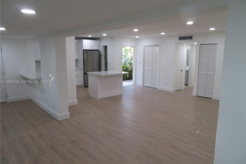 Купить кондоминиум в Майами, Флорида 2 спальни, 103.31м2, № 2051796 - фото 11