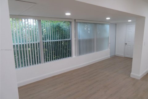 Купить кондоминиум в Майами, Флорида 2 спальни, 103.31м2, № 2051796 - фото 9