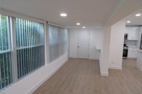 Купить кондоминиум в Майами, Флорида 2 спальни, 103.31м2, № 2051796 - фото 10