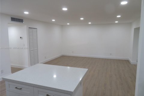 Купить кондоминиум в Майами, Флорида 2 спальни, 103.31м2, № 2051796 - фото 8