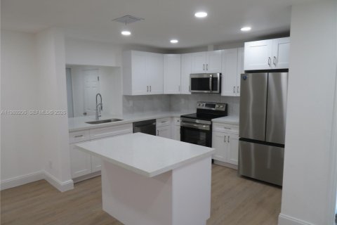 Купить кондоминиум в Майами, Флорида 2 спальни, 103.31м2, № 2051796 - фото 7