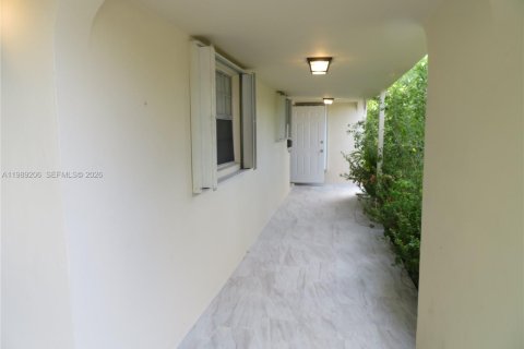 Купить кондоминиум в Майами, Флорида 2 спальни, 103.31м2, № 2051796 - фото 3