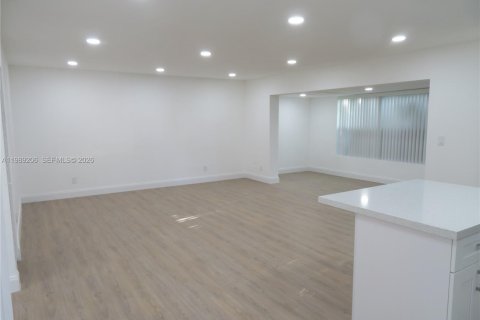 Купить кондоминиум в Майами, Флорида 2 спальни, 103.31м2, № 2051796 - фото 13