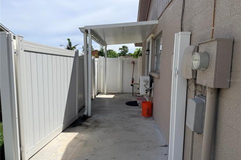 Villa ou maison à vendre à Tampa, Floride: 3 chambres, 123.93 m2 № 2314175 - photo 24