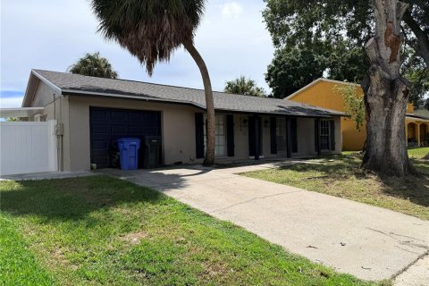 House in Tampa, Florida 3 bedrooms, 123.93 sq.m. № 2314175