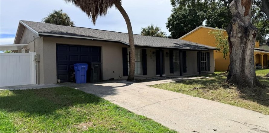 Villa ou maison à Tampa, Floride 3 chambres, 123.93 m2 № 2314175