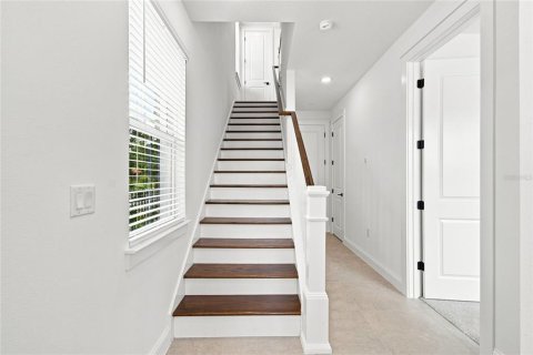 Townhouse in Oviedo, Florida 4 bedrooms, 188.13 sq.m. № 2416874 - photo 17