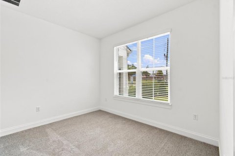 Townhouse in Oviedo, Florida 4 bedrooms, 188.13 sq.m. № 2416874 - photo 15