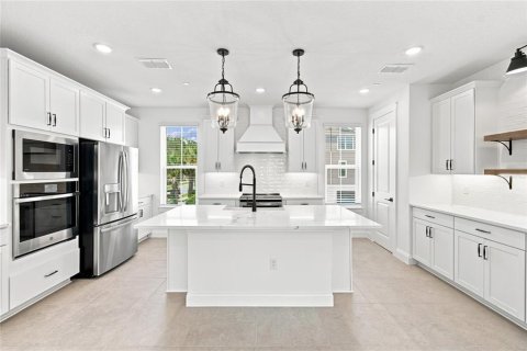 Townhouse in Oviedo, Florida 4 bedrooms, 188.13 sq.m. № 2416874 - photo 8