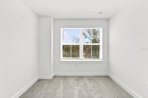 Townhouse in Oviedo, Florida 4 bedrooms, 188.13 sq.m. № 2416874 - photo 18