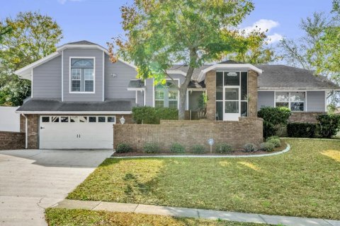 House in Fruitland Park, Florida 3 bedrooms, 183.57 sq.m. № 2237419 - photo 2
