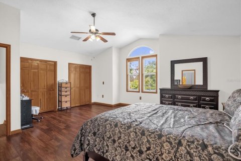 House in Fruitland Park, Florida 3 bedrooms, 183.57 sq.m. № 2237419 - photo 18