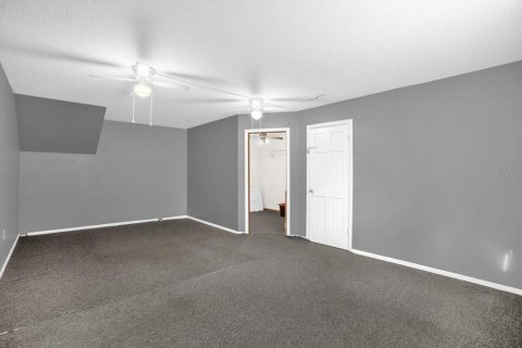 House in Fruitland Park, Florida 3 bedrooms, 183.57 sq.m. № 2237419 - photo 21
