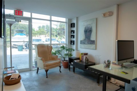 Immobilier commercial à vendre à North Miami, Floride № 1869965 - photo 1