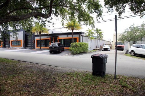 Immobilier commercial à vendre à North Miami, Floride № 1869965 - photo 30