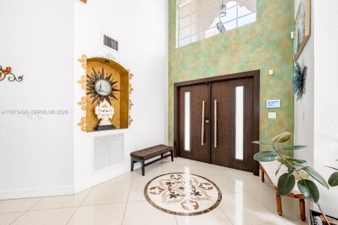 House in Miami, Florida 6 bedrooms, 297.19 sq.m. № 2044077 - photo 5