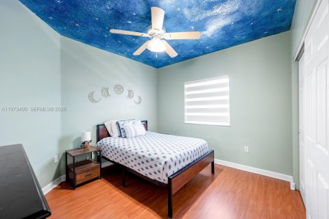 House in Miami, Florida 6 bedrooms, 297.19 sq.m. № 2044077 - photo 26