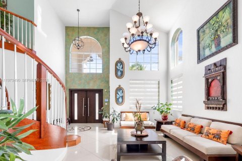 House in Miami, Florida 6 bedrooms, 297.19 sq.m. № 2044077 - photo 6