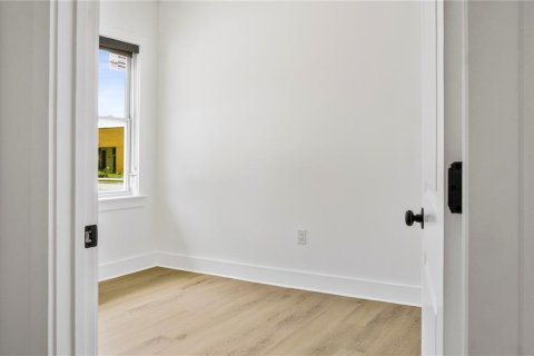 Снять в аренду коммерческую недвижимость в Киссимми, Флорида 125.6м2, № 2219336 - фото 8