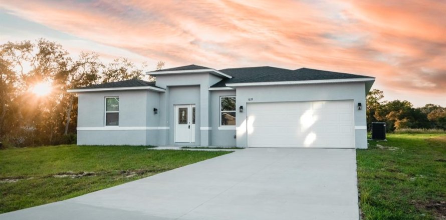 House in Lake Wales, Florida 4 bedrooms, 192.96 sq.m. № 1829889