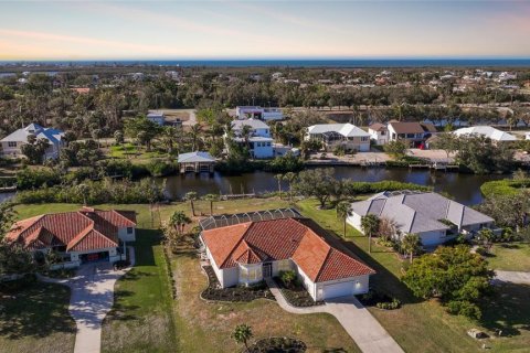 House in Placida, Florida 3 bedrooms, 253.16 sq.m. № 1564045 - photo 1