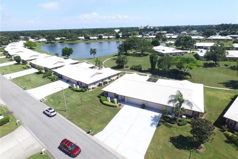 Condo in Bradenton, Florida, 2 bedrooms № 2236386 - photo 3