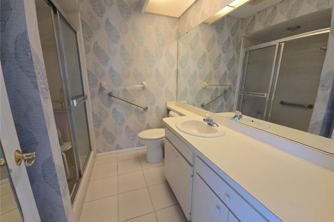 Condo in Bradenton, Florida, 2 bedrooms № 2236386 - photo 19