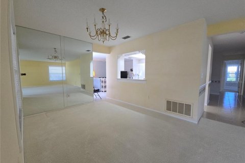 Condo in Bradenton, Florida, 2 bedrooms № 2236386 - photo 10