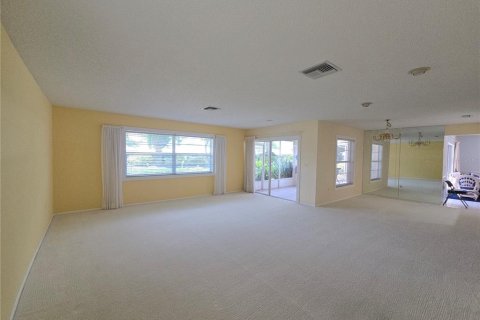 Condo in Bradenton, Florida, 2 bedrooms № 2236386 - photo 12