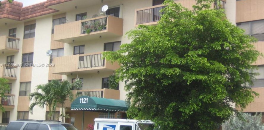 Condominio en Miami, Florida, 3 dormitorios № 2036425