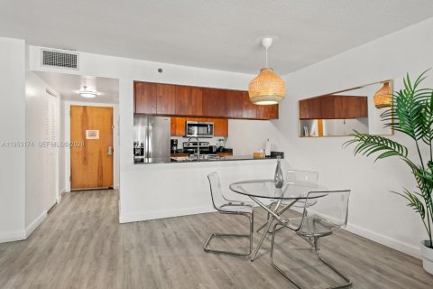 Condominio en venta en Miami, Florida, 2 dormitorios, 75.99 m2 № 2008067 - foto 4