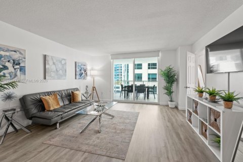 Condominio en venta en Miami, Florida, 2 dormitorios, 75.99 m2 № 2008067 - foto 7