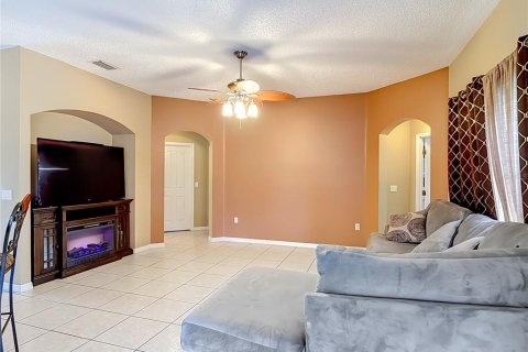 Casa en venta en Deltona, Florida, 4 dormitorios, 209.77 m2 № 2312436 - foto 15