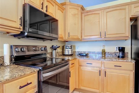 Casa en venta en Deltona, Florida, 4 dormitorios, 209.77 m2 № 2312436 - foto 24