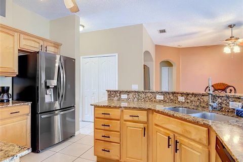Casa en venta en Deltona, Florida, 4 dormitorios, 209.77 m2 № 2312436 - foto 21
