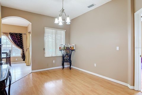Casa en venta en Deltona, Florida, 4 dormitorios, 209.77 m2 № 2312436 - foto 12